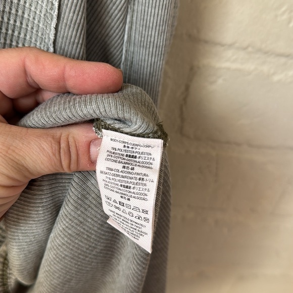 Free Peoplee shirt moss gray green waffle knit small NWT oversied shark bite hem - Picture 7 of 8